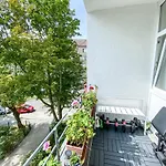 Charming Apartment Viktoriapark